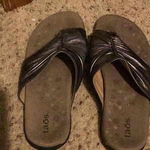 New TAOS sandals in metallic grey